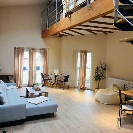 Ferienwohnung Am Nuerburgring/Wintersport Arft Acht エクステリア 写真