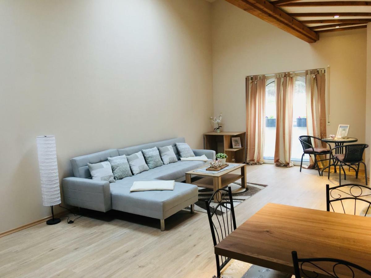 Ferienwohnung Am Nuerburgring/Wintersport Arft Acht エクステリア 写真
