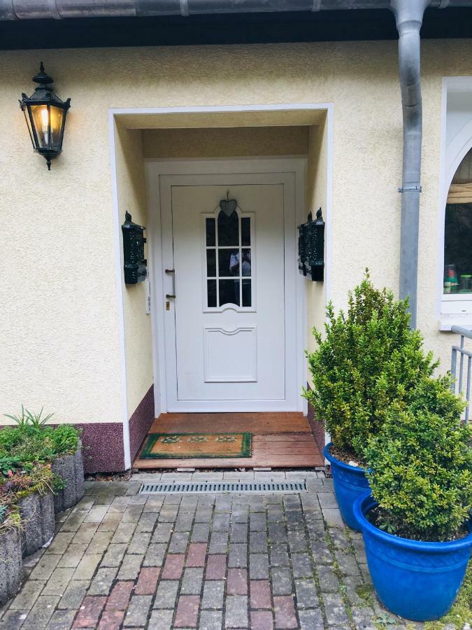 Ferienwohnung Am Nuerburgring/Wintersport Arft Acht エクステリア 写真